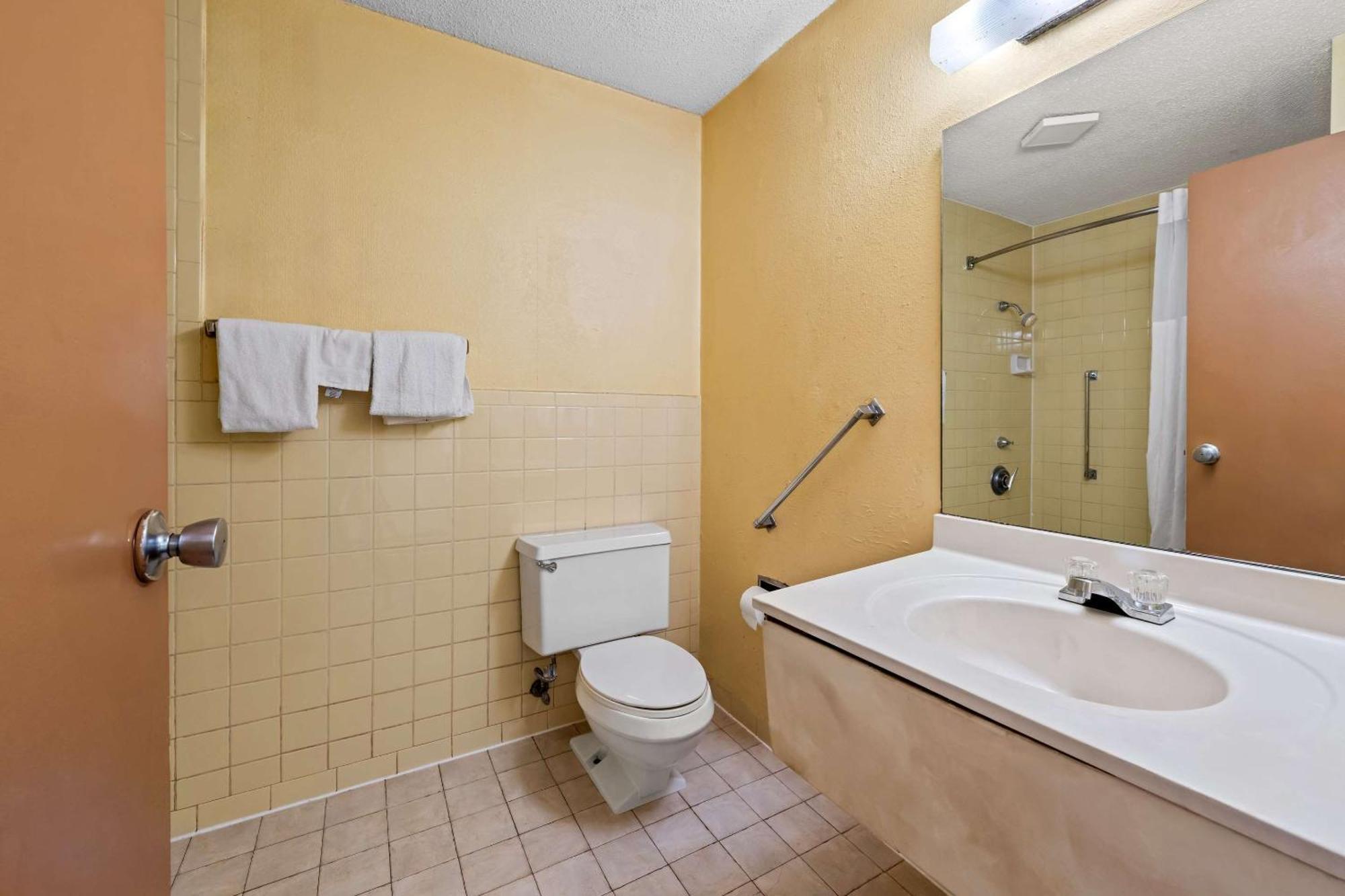 Mini-hôtel Rodeway 3*
